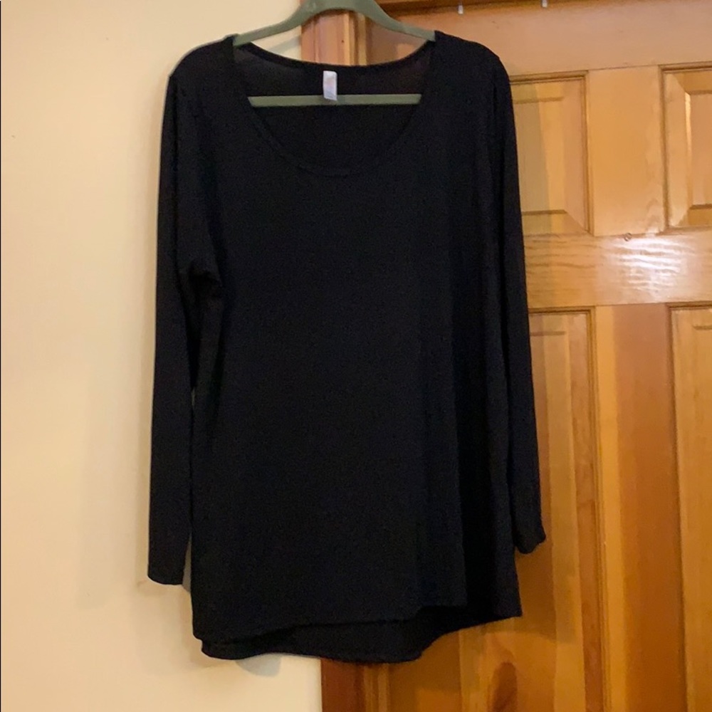 NWOT Lularoe solid black Lynnae